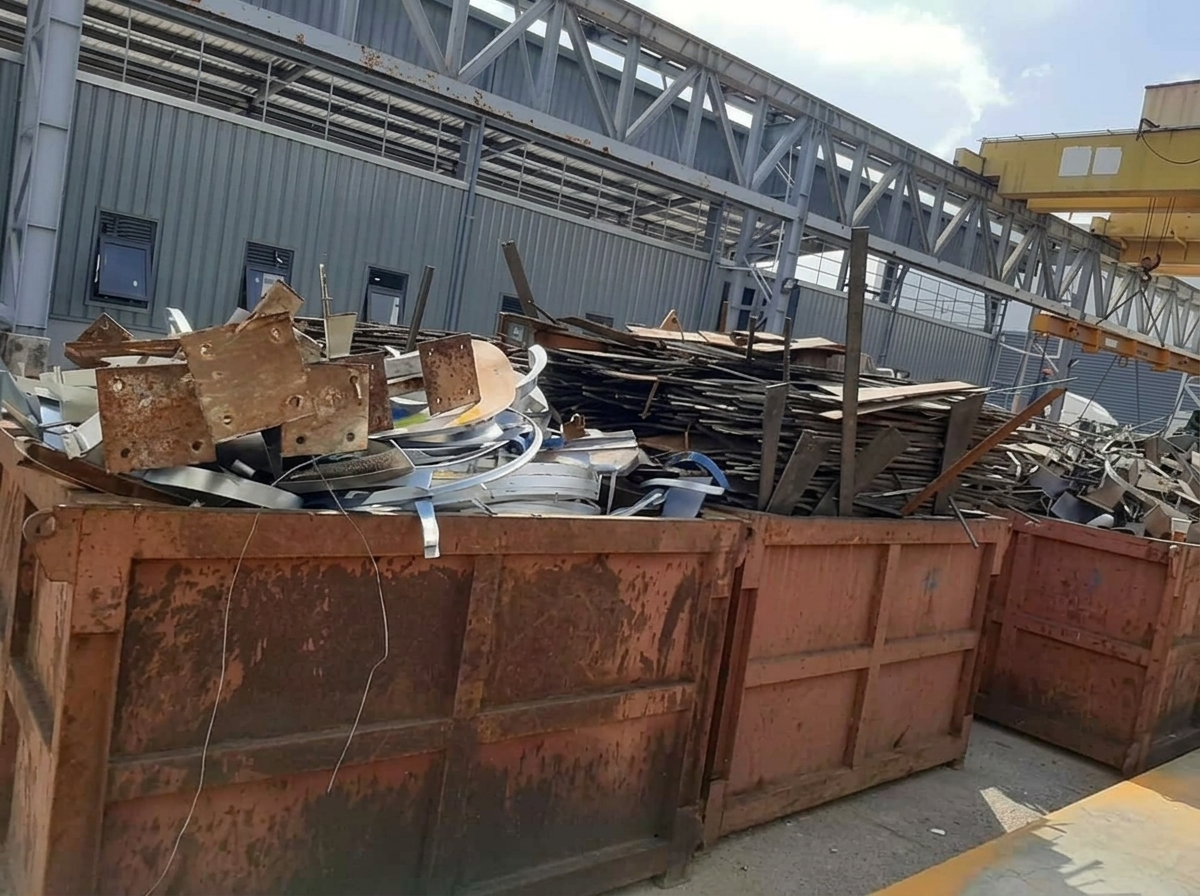 An Phát Đầu Tư Đội Xe Cẩu Tự Hành & Máy Ép Phế Liệu Thủy Lực Đạt Chuẩn Công Nghiệp
