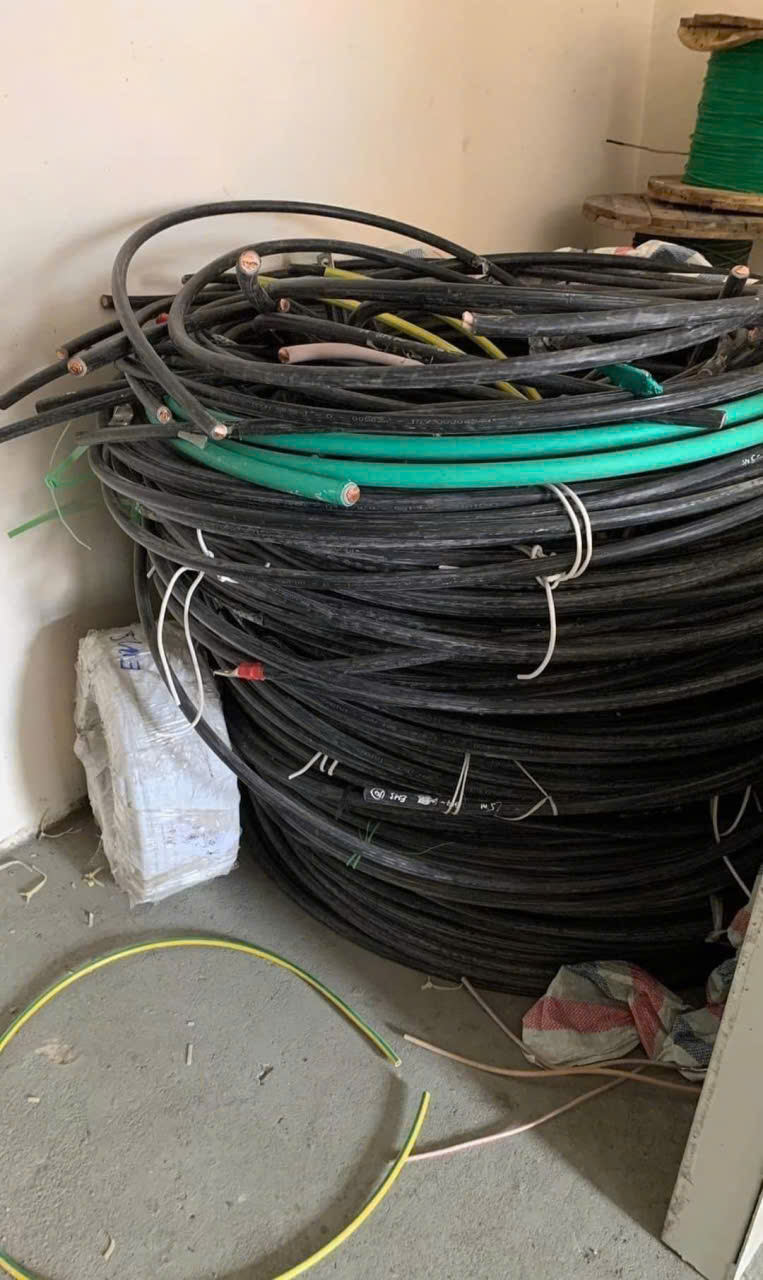 Cáp Điện Đồng 3 Pha Trong Kho